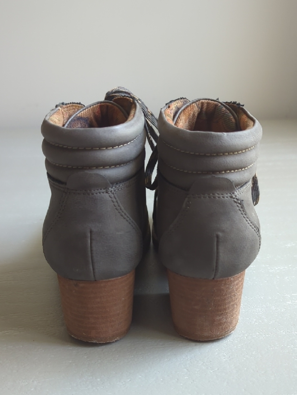 BOC Lace-Up Ankle Bootie Heeled Gray size 7.5 - Picture 5 of 7